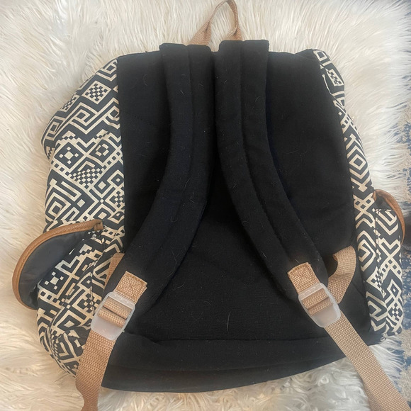 Emma & Chloe Boho Aztec Print Canvas Backpack Rucksack Black White - Picture 9 of 9